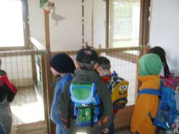 Besuch des Kindergartens St. Antonius (21.04.10) Bild Nr.3