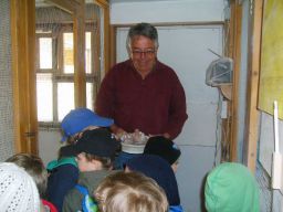 Besuch des Kindergartens St. Antonius (21.04.10) Bild Nr.10